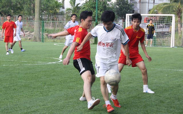 Bóng đá phủi giúp người chơi rèn luyện sức khỏe